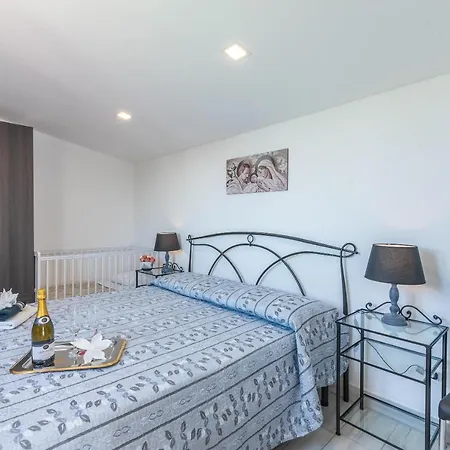 Casa Vacanza Ceg Con Piscina Apartment